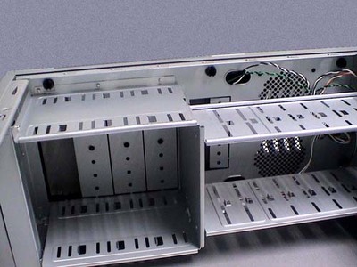晶瑩的空間——HKC月光騎士8007機(jī)箱通訊設(shè)備評(píng)測(cè)